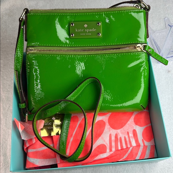 kate spade Handbags - Kate Spade Vibrant Green crossbody with dust bag and box
